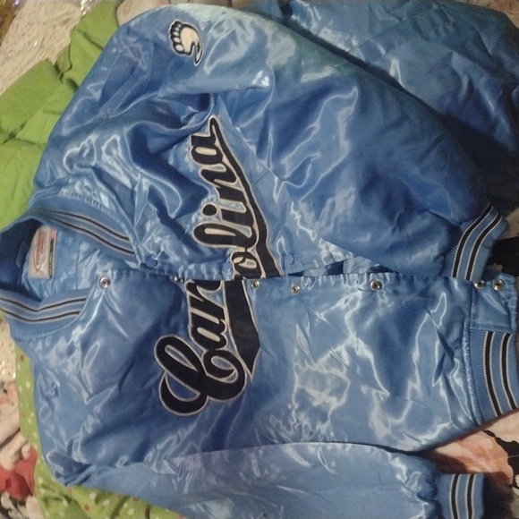 Carolina Tarheels jacket - Picture 3 of 3